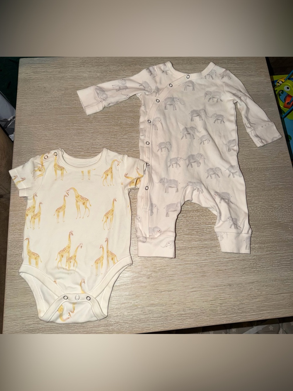 Bundle of 2 Pehr items Onesie and Kimono Sleeper size 0-3 months